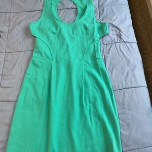 Elegant Green Sleeveless Dress
